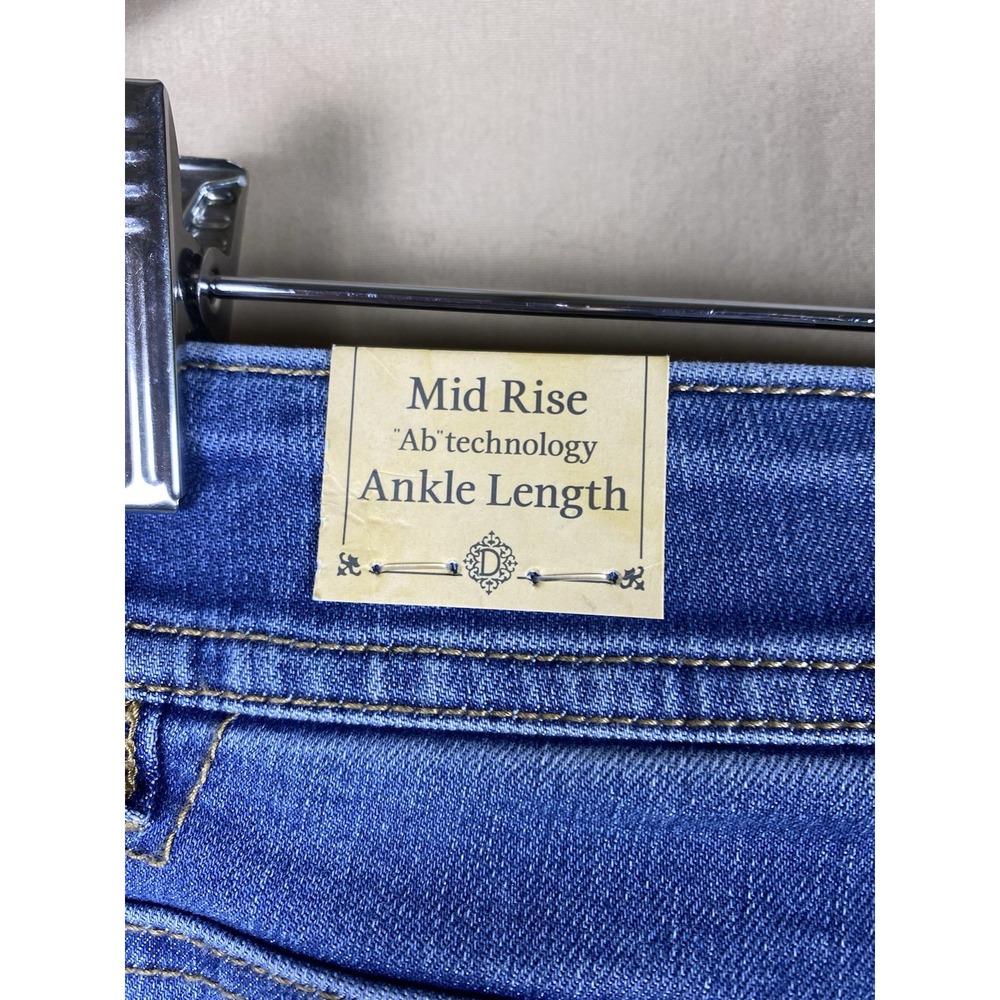 NWT Democracy "Ab"technology Jeans Womens 4 Slimming Ankle Length Model Off-Duty - Picture 7 of 10